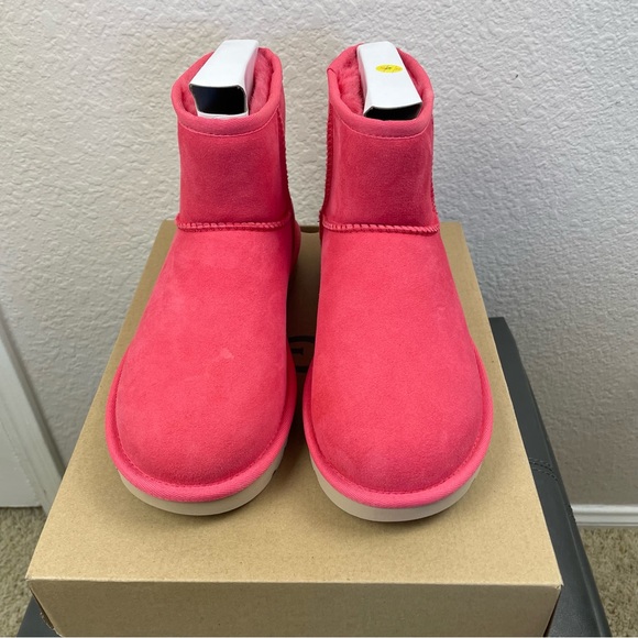 UGG Shoes - UGG Classic Mini ll Boots
